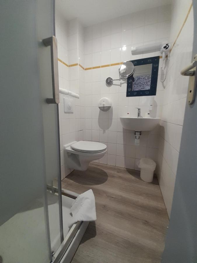 Au Spatial Hotel *