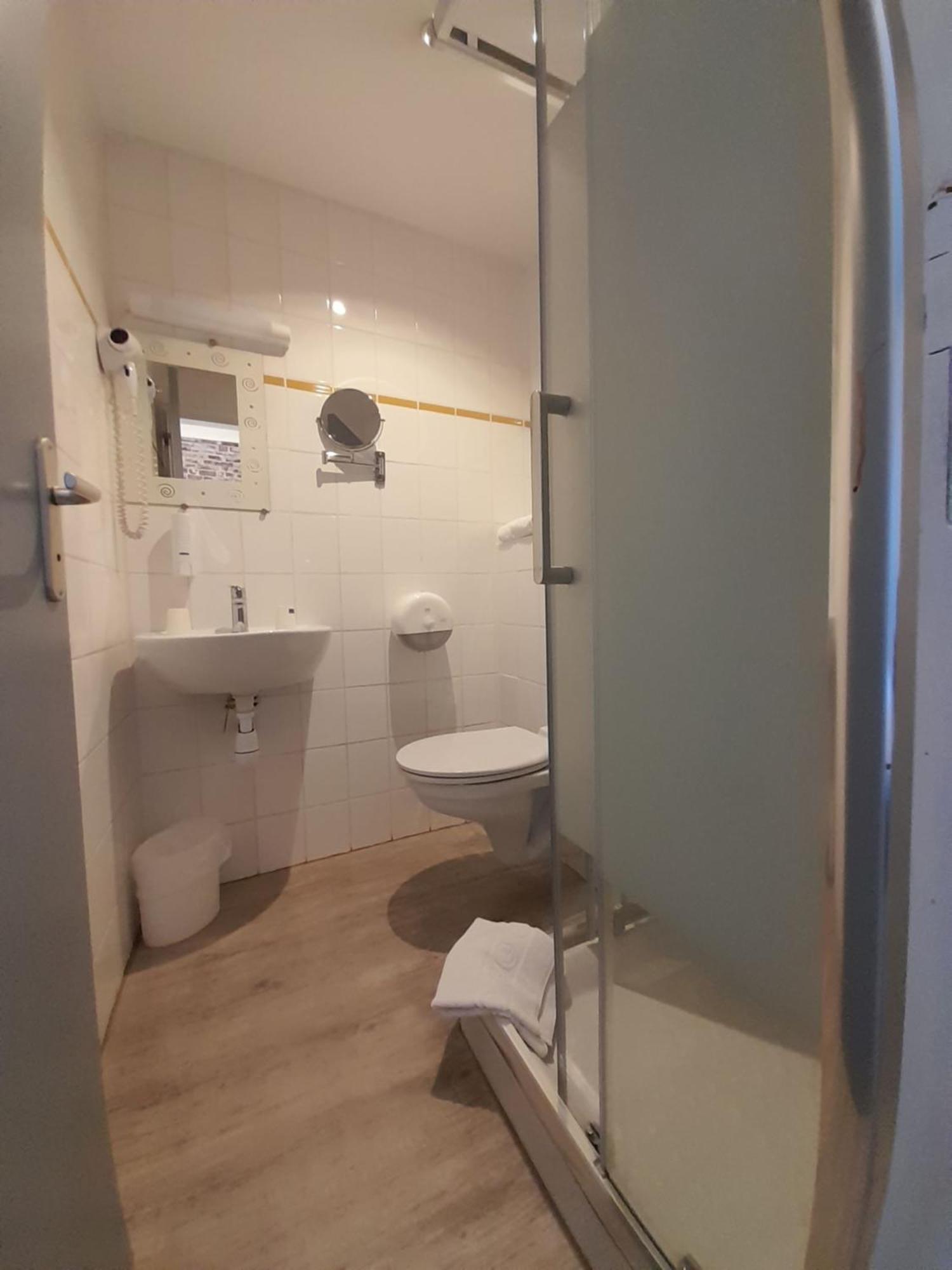 Au Spatial Hotel *
